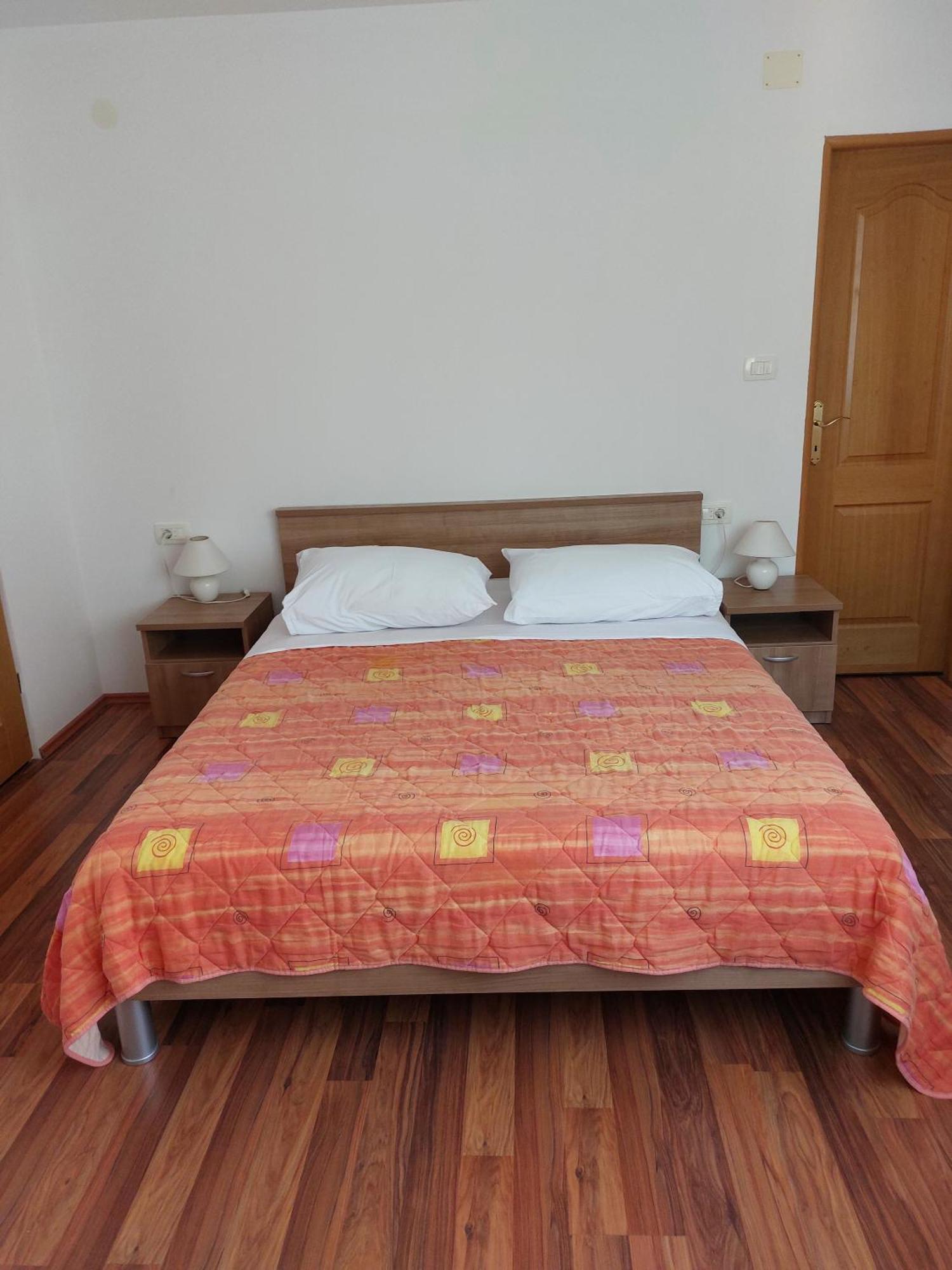 Apartments Palit 라브 외부 사진