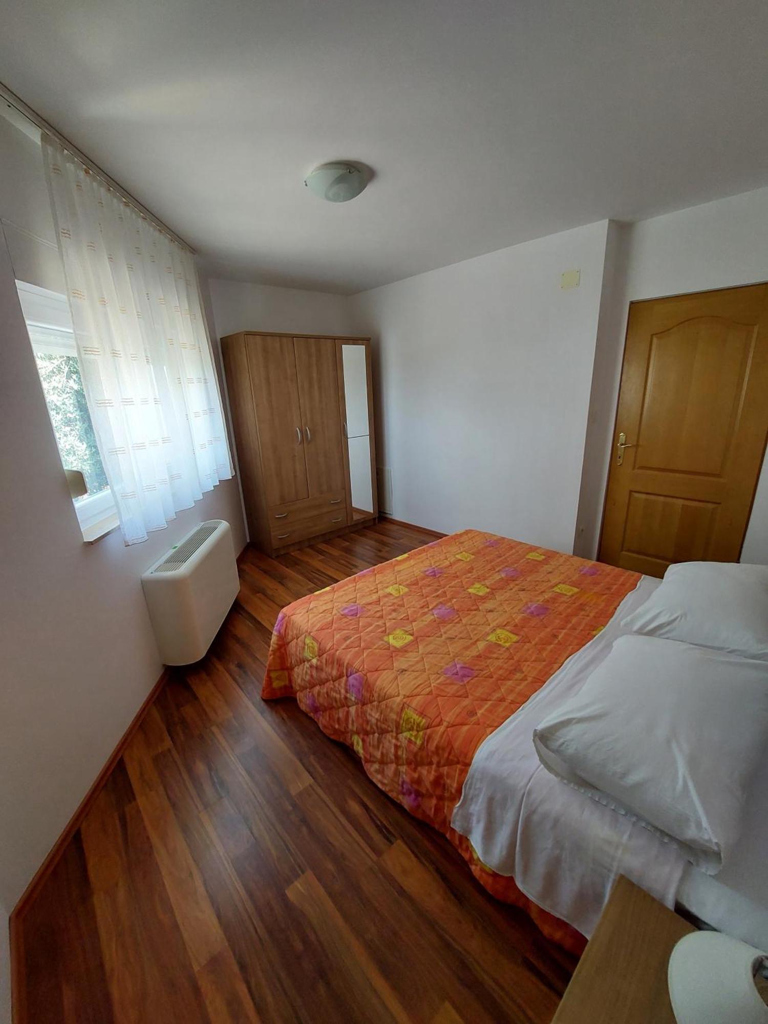 Apartments Palit 라브 외부 사진