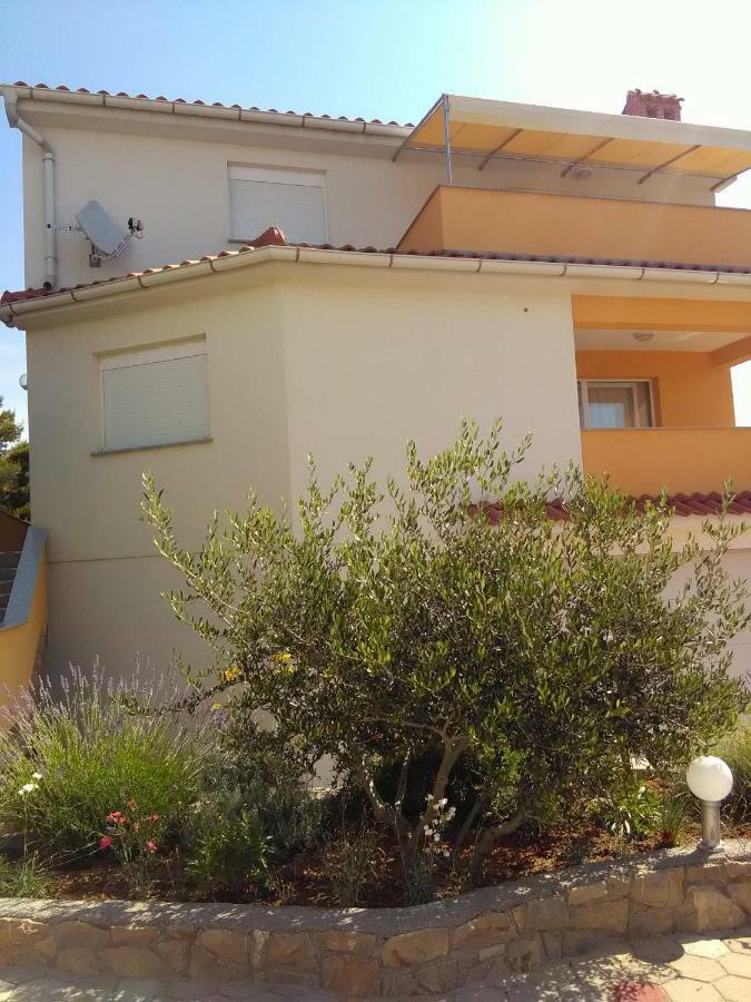 Apartments Palit 라브 외부 사진
