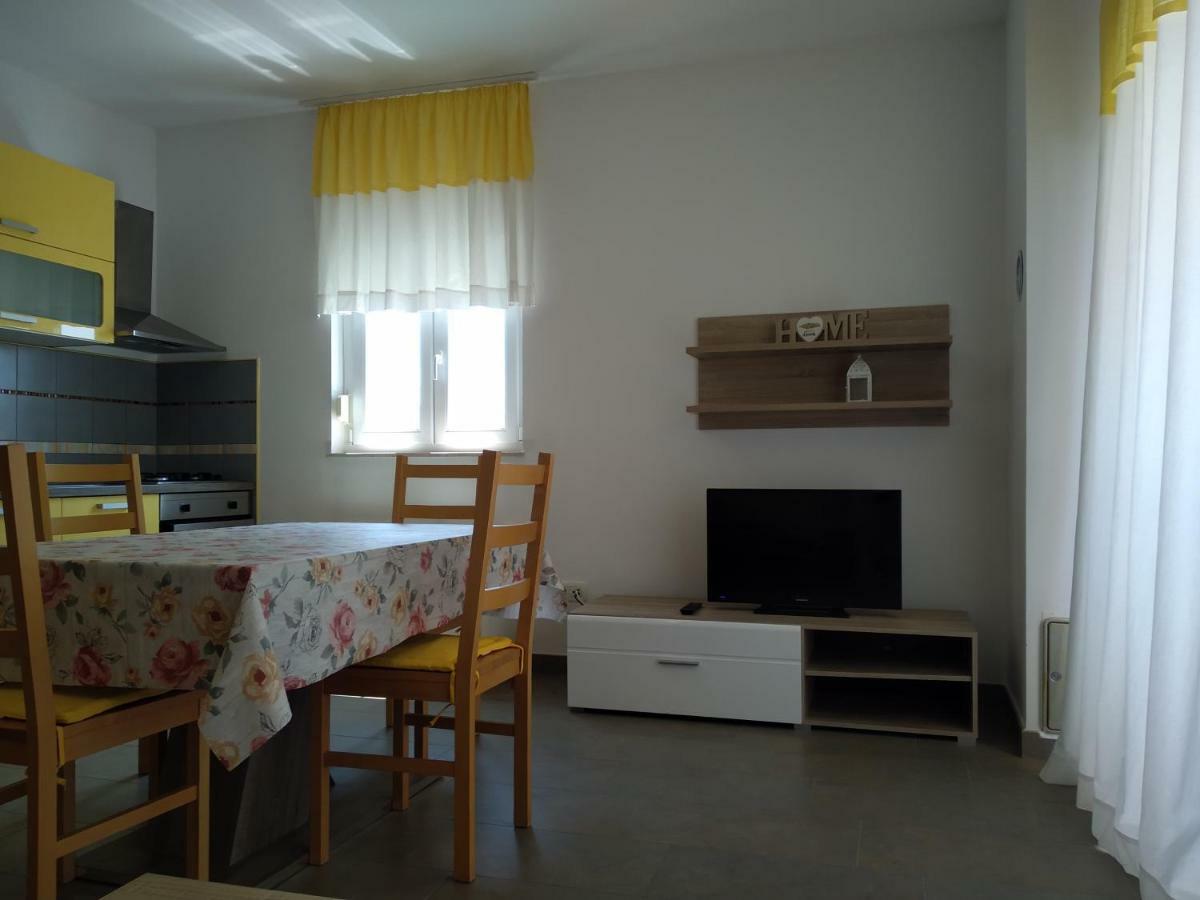 Apartments Palit 라브 외부 사진