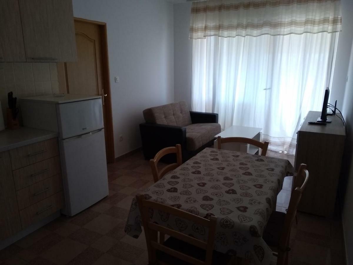 Apartments Palit 라브 외부 사진