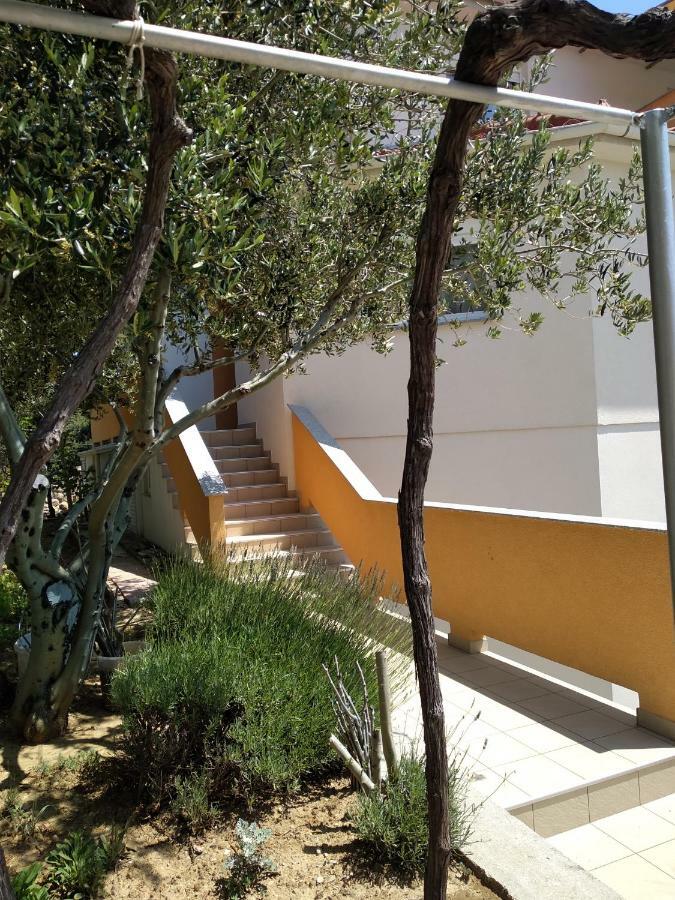 Apartments Palit 라브 외부 사진